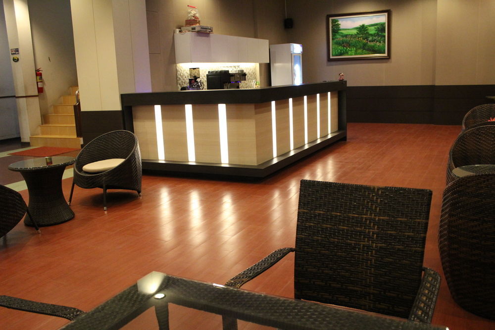 Oyo 257 Sea Paradise Hotel Sattahip Εξωτερικό φωτογραφία