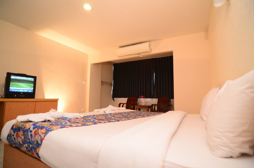 Oyo 257 Sea Paradise Hotel Sattahip Εξωτερικό φωτογραφία
