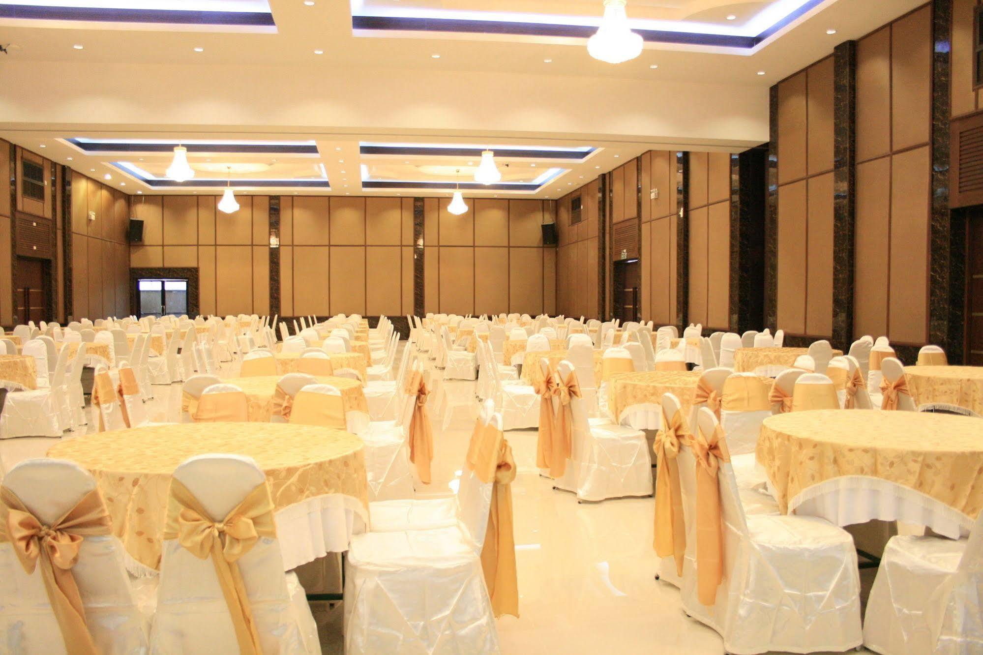 Oyo 257 Sea Paradise Hotel Sattahip Εξωτερικό φωτογραφία