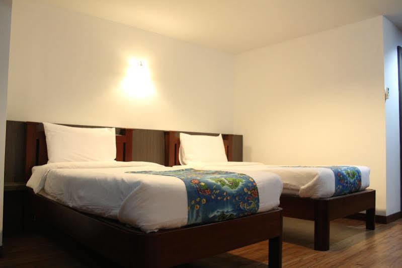 Oyo 257 Sea Paradise Hotel Sattahip Εξωτερικό φωτογραφία